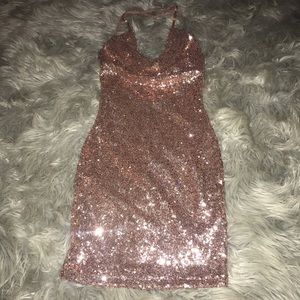 ✨ROSE GOLD SEQUIN DRESS ✨NWOT💕